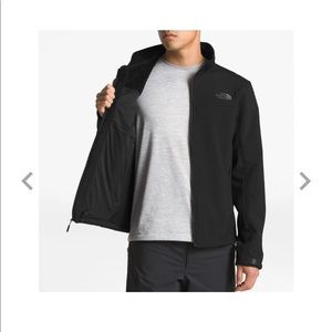 The North Face Men's Apex Chromium Thermal Soft Shell Jacket